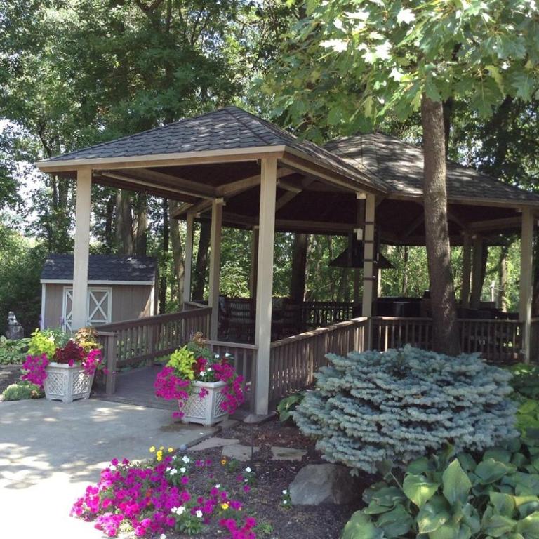 Mill Creek Gardens photo