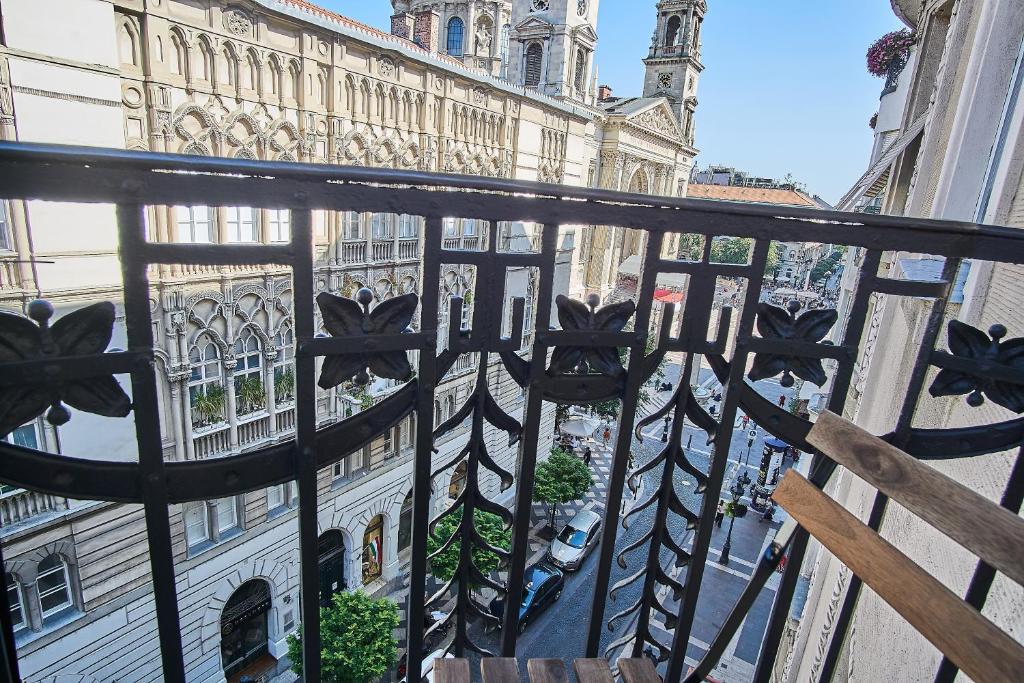 Basilica Royal Apartment | Budapest photo