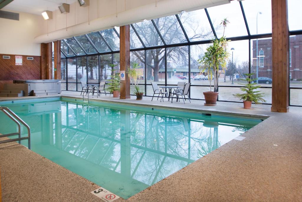 Crossroads Hotel and Huron Event Center photo