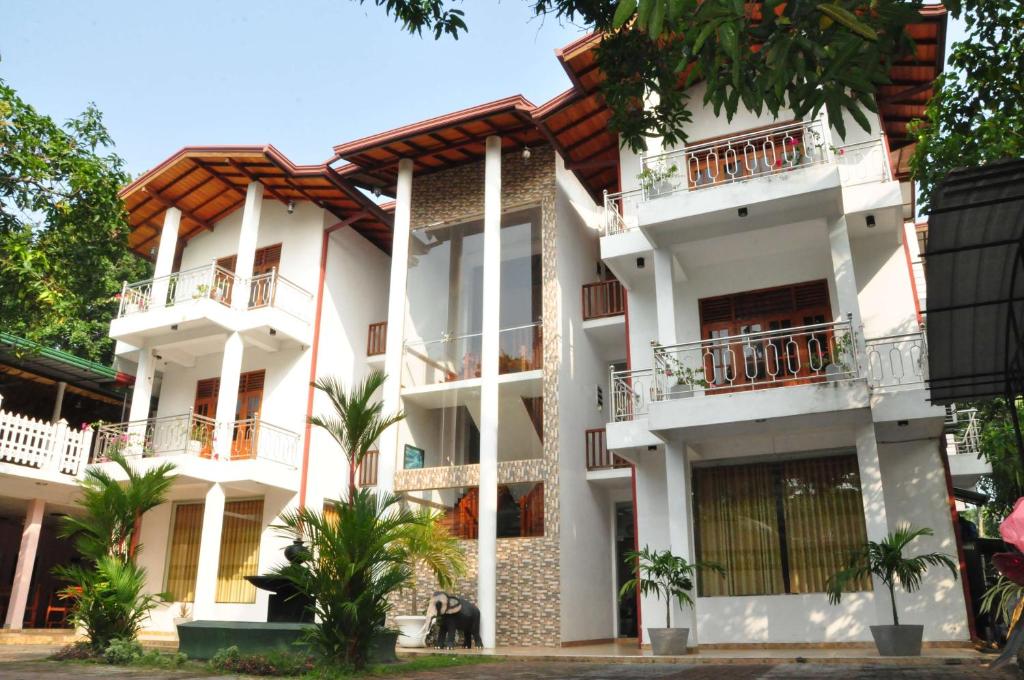 Tangalle Papaa Palace photo