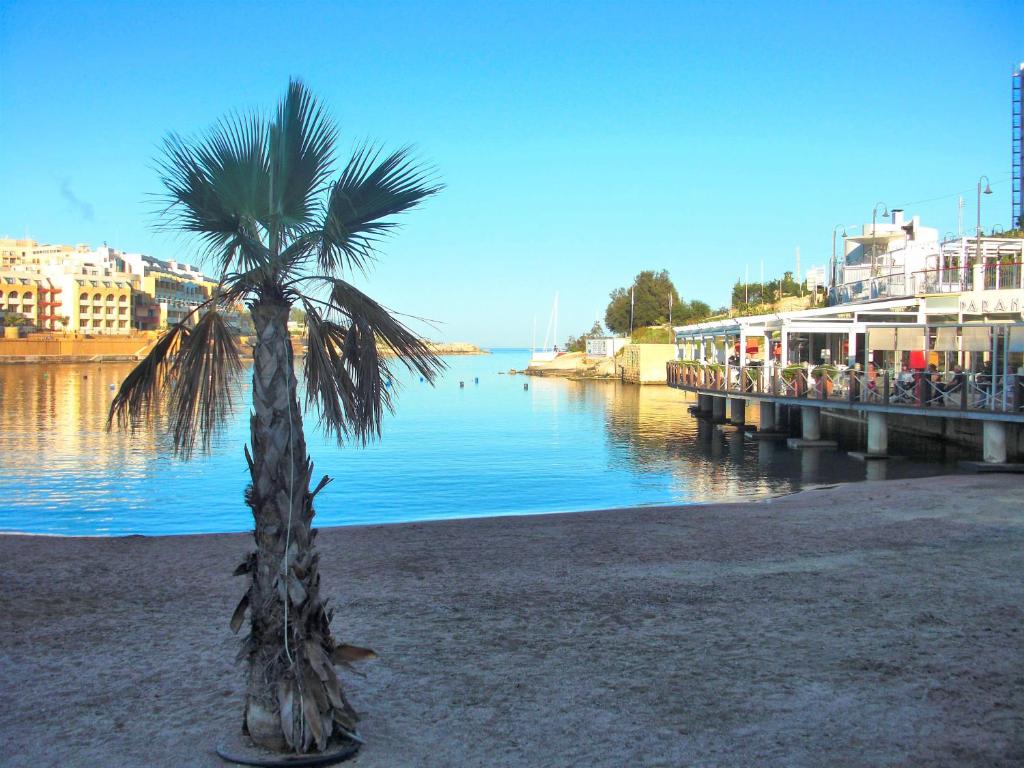 Spinola Court Apartment with Pool and close to beach St Julians Center photo