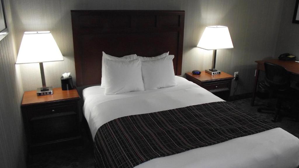 Country Inn & Suites by Radisson, Portland Delta Park, OR photo