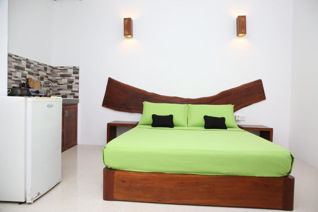 THE CLASSIC-Hostel-apartment-Standard Room — Hotel in Mirissa