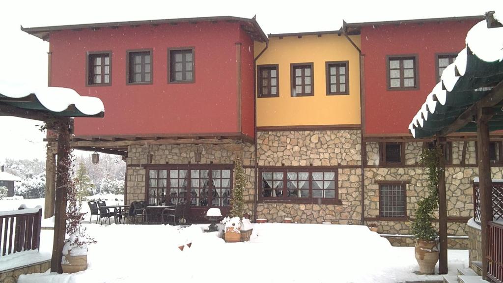 Estate Kalaitzis photo