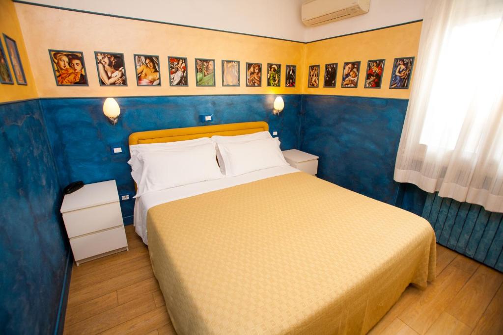 Hotel Diana photo