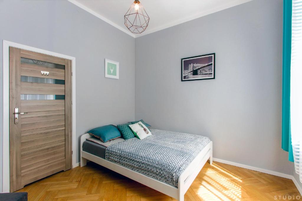 ClickTheFlat Wspolna Central Apart Rooms — Hotel in Warsaw