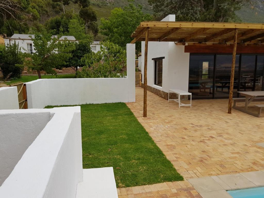 Oudekloof Wine Estate photo