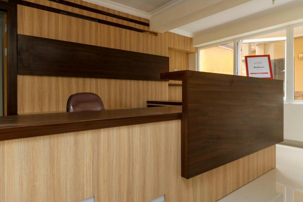 RedDoorz Plus near Palembang Square Mall