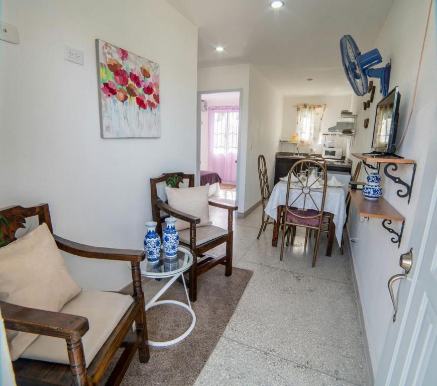 Hostal Magallanes Romana — Hotel in La Romana