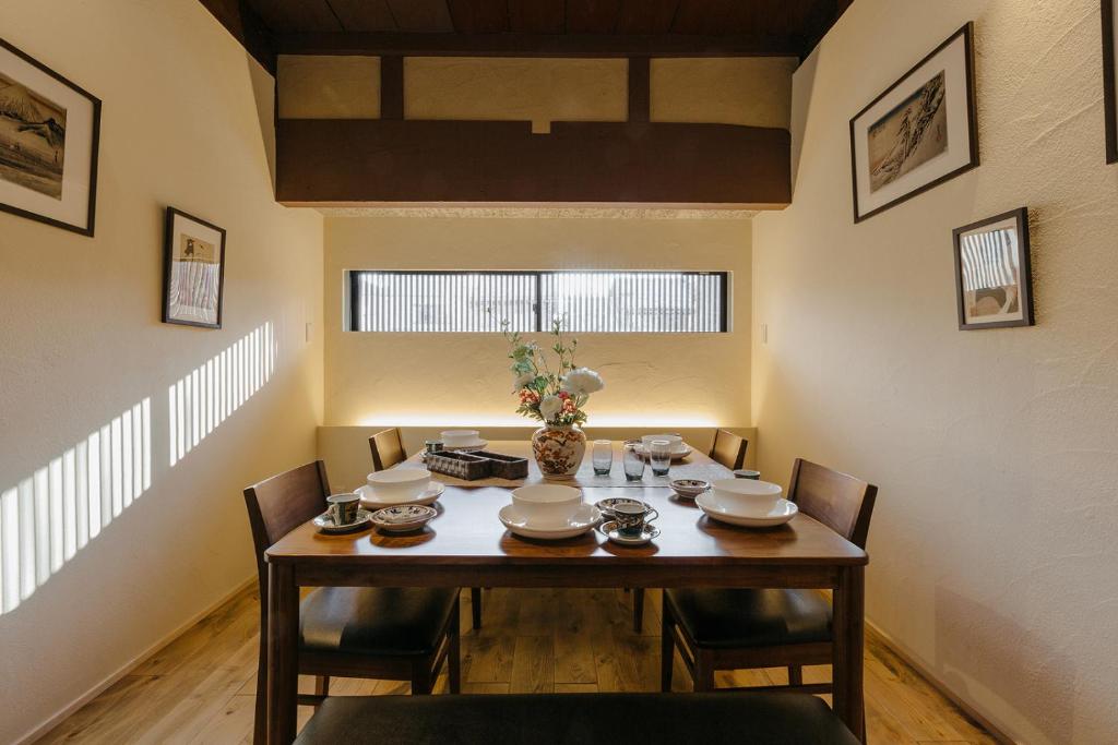 Modern Machiya Style Yuzen photo