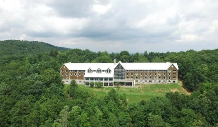 Amicalola Falls State Park and Lodge，位于道森维尔的酒店