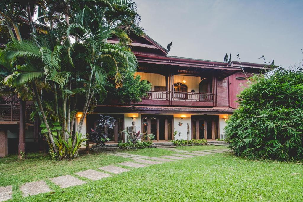 Garden, Terres Rouges Lodge in Banlung