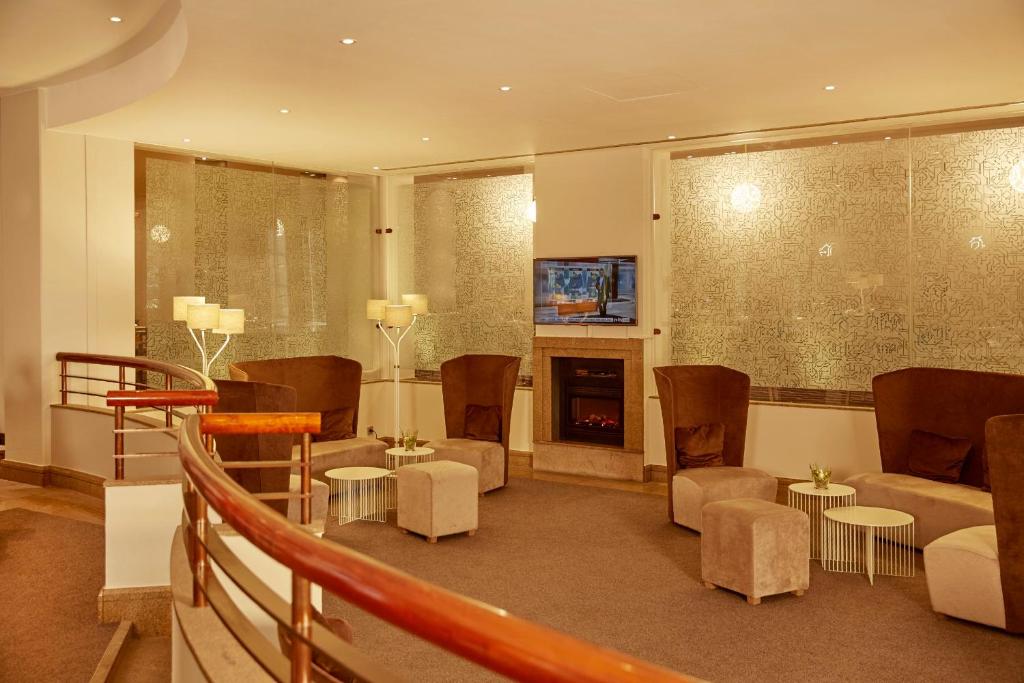 H4 Hotel Hannover Messe フロント・ロビー