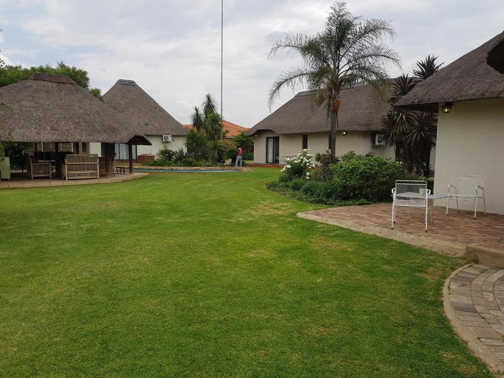 12 On Vaal Drive Guesthouse — Hotel in Vanderbijlpark