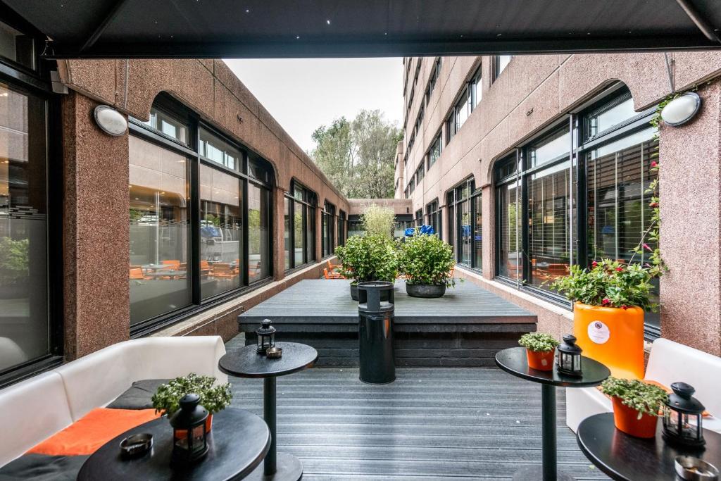 Amsterdam Airport To Xo Hotels Park West www.agoda.com