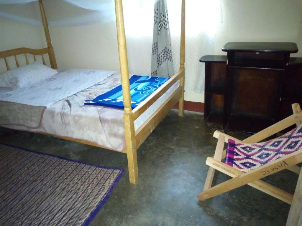 Rwenzori Trekking Homestay, hotel in Nyakalengija