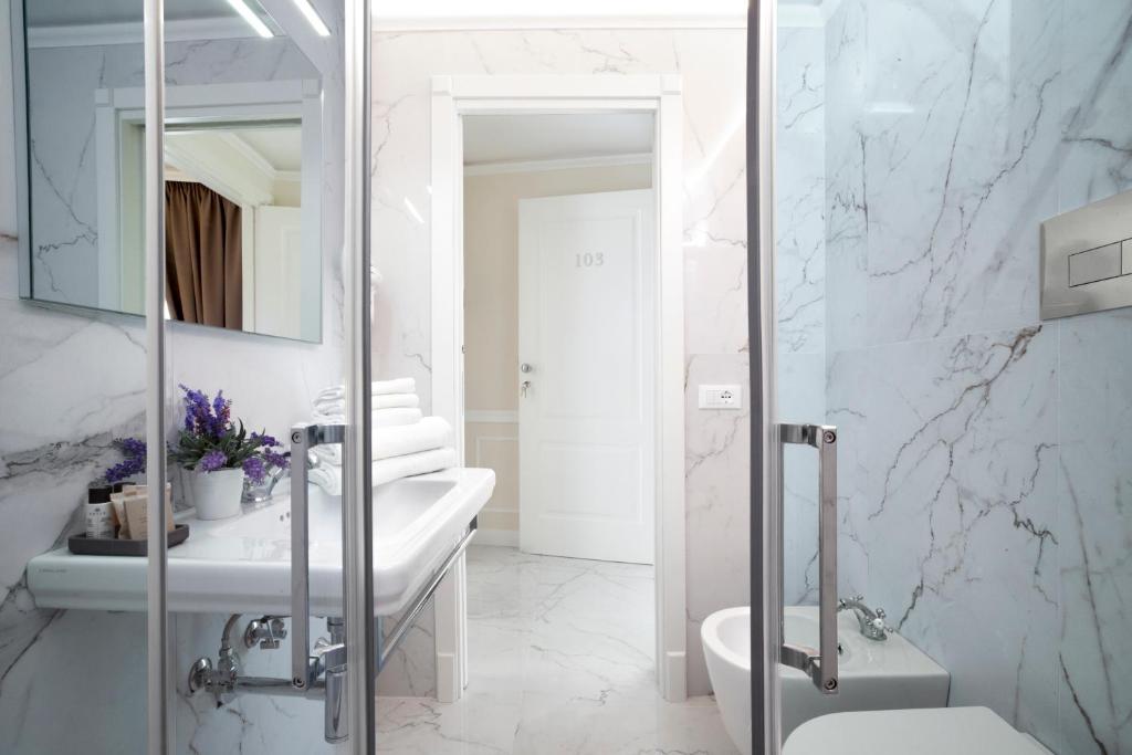 La Fontanina Suites photo