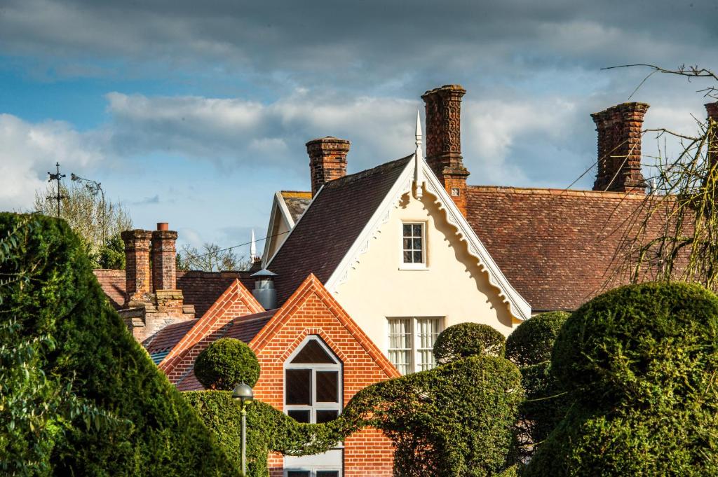 The Oaksmere photo