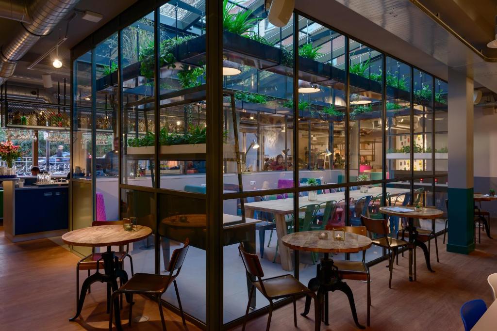 Restaurant, Stayokay Hostel Amsterdam Vondelpark in Amsterdam