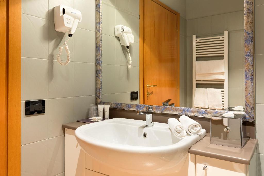 Best Western Albavilla Hotel & Co. Photo 7