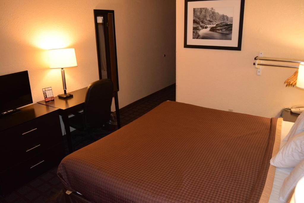 Super 8 By Wyndham Saginaw Photo 10