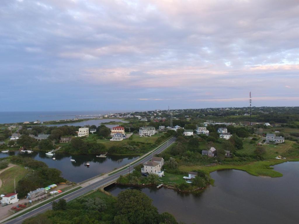 Popular attractions Area Nearby Property