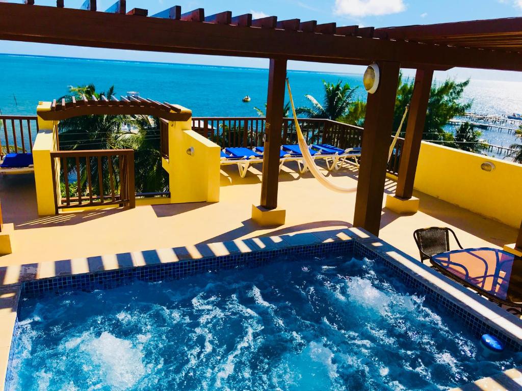 Caye Reef Condos — Hotel in Caye Caulker