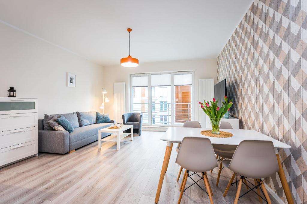 Superior Apartment with Balcony- ul.Francuska 96B/10