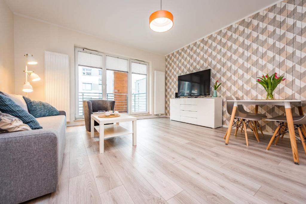 Superior Apartment with Balcony- ul.Francuska 96B/10