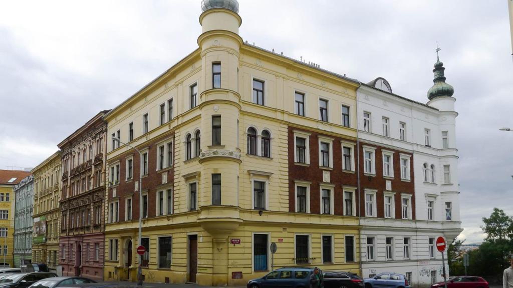 METRO Apartment Prague by Main Train and Bus Station photo