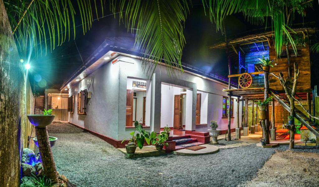 Sena's Place — Hotel in Hikkaduwa
