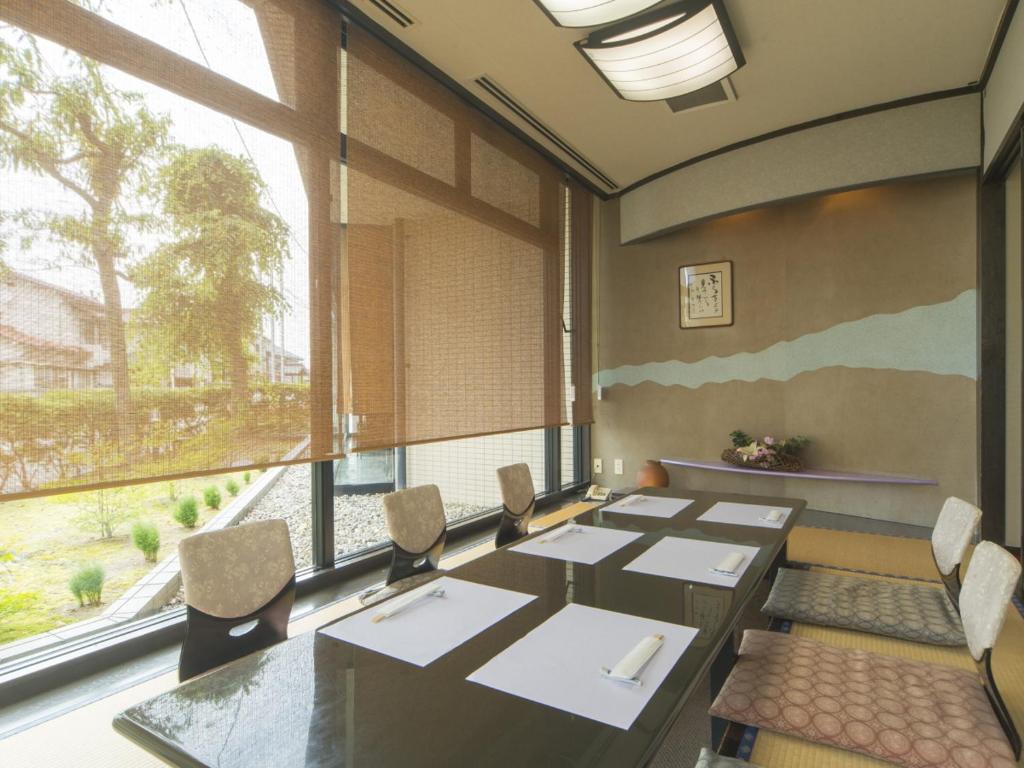 Restaurant, Sky Hotel Namerikawa in Asahi