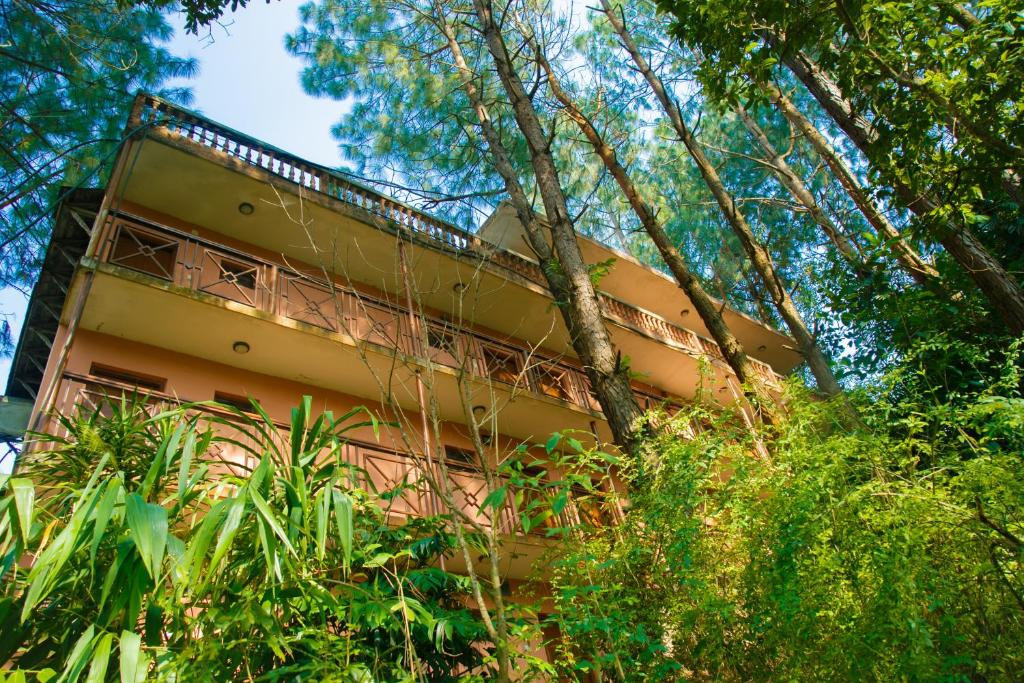 Exterior view, Bandipur Mountain Resort in Bandipur