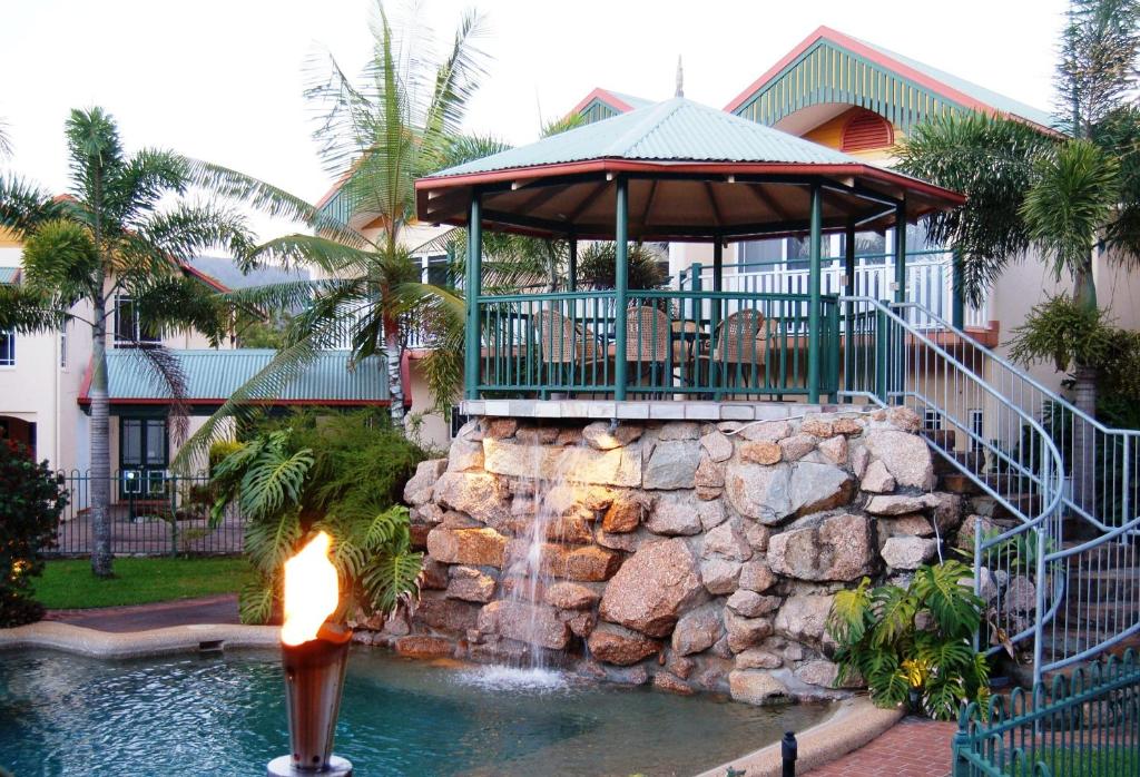 Tinaroo Lake Resort photo