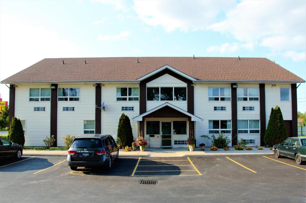 Royal Windsor Motel photo