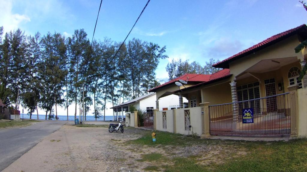 FBS Guesthouse Dungun photo