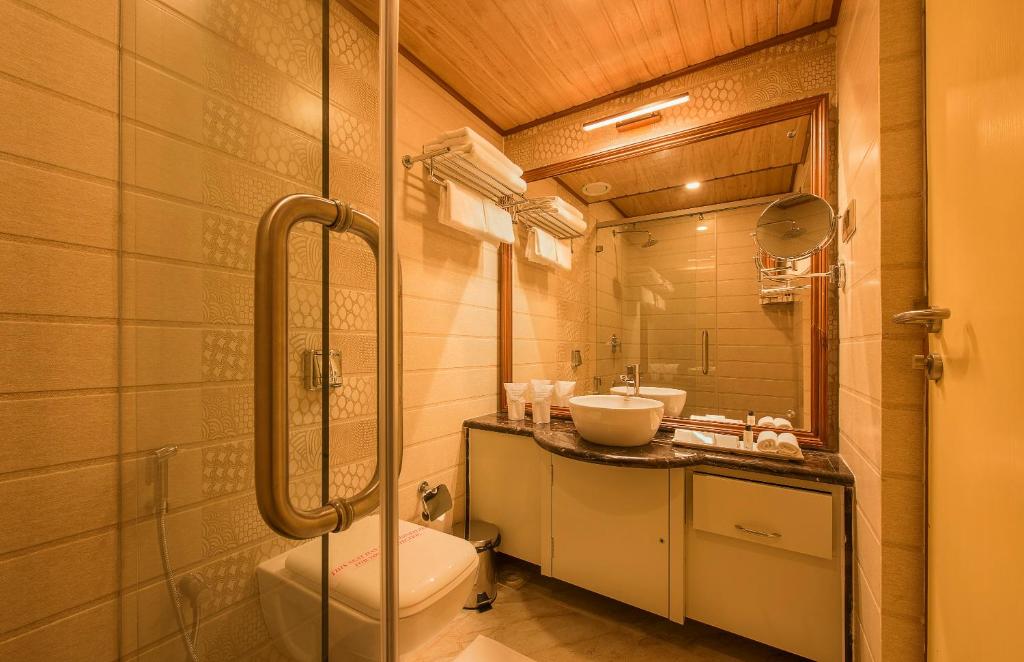 White Lotus Hotel photo
