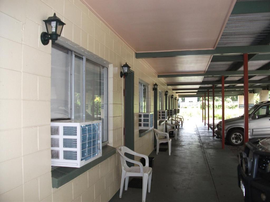 Beerwah Glasshouse Motel photo