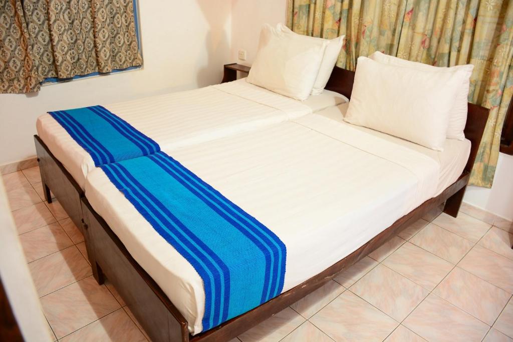 Ranmal Beach Hotel photo