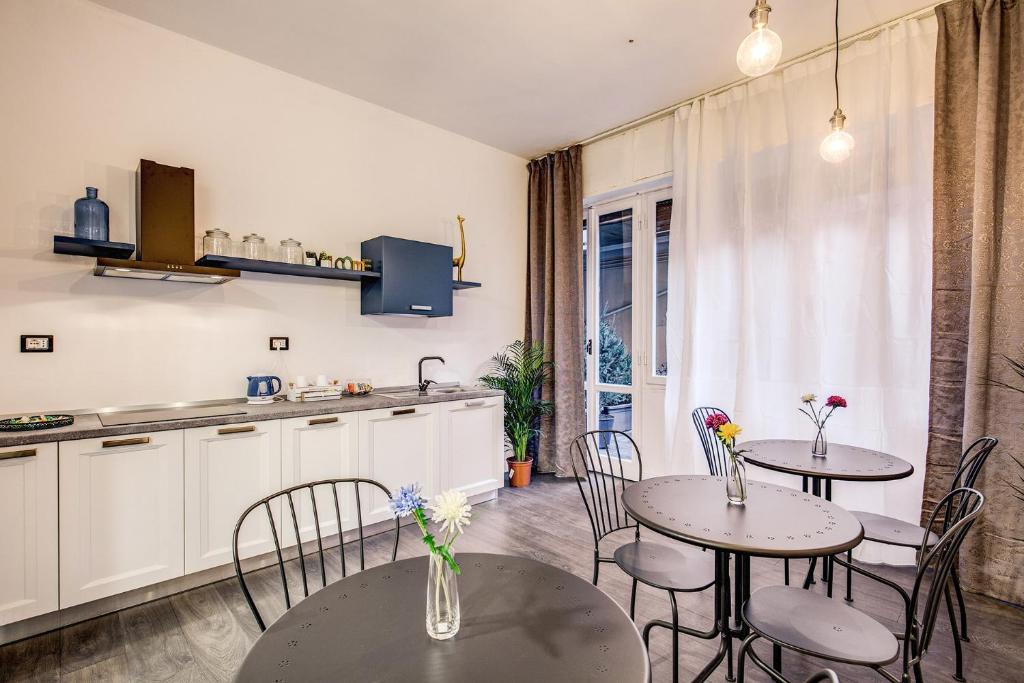 Kitchen, AwesHomeItaly - Hanging Gardens in Pisa