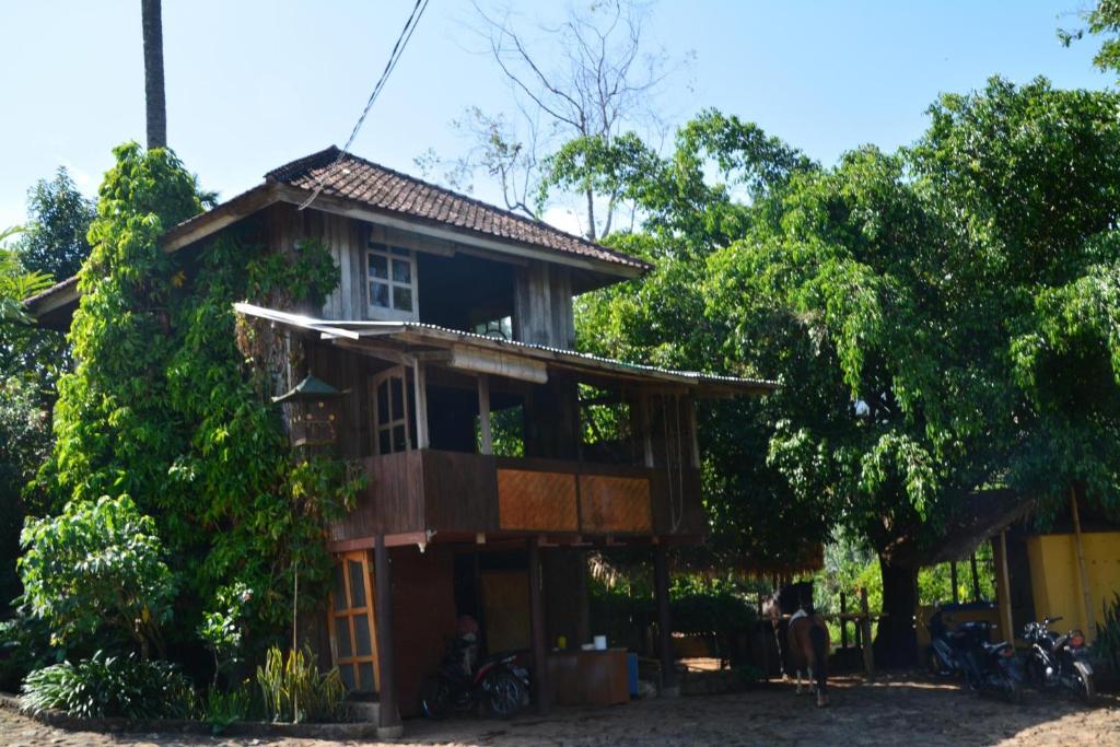 Lombok Rinjani Mountain Garden exterior