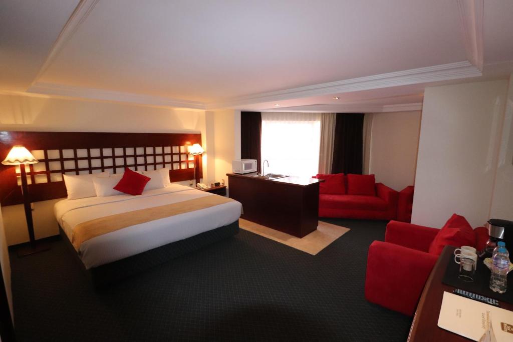 Best Western Toluca Photo 22