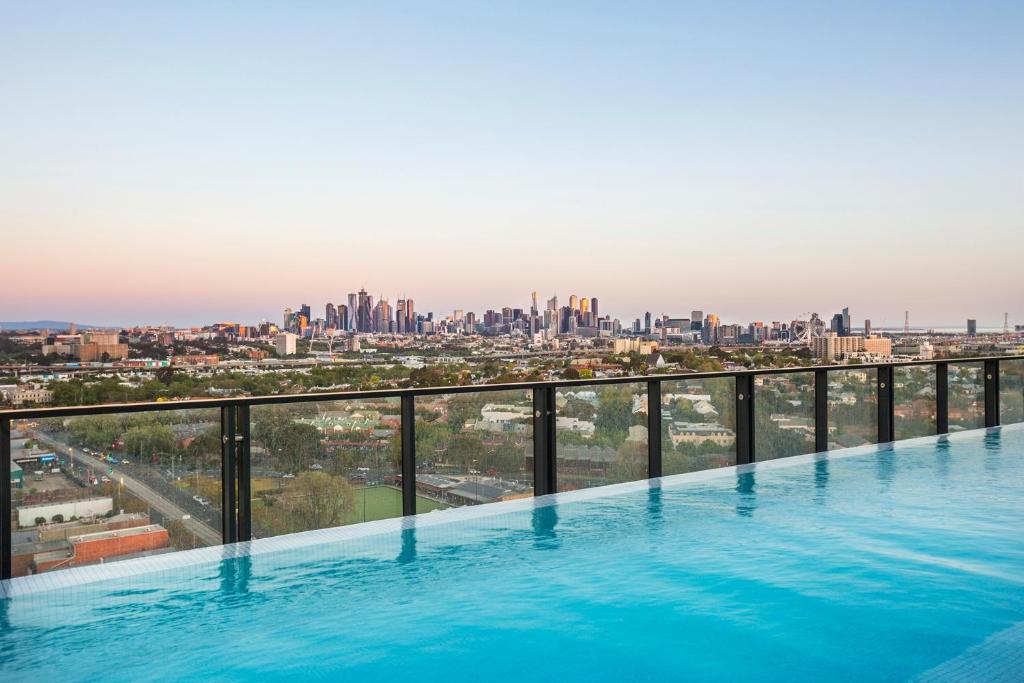 شقق بلاك آند وايت (Quest Flemington Central)