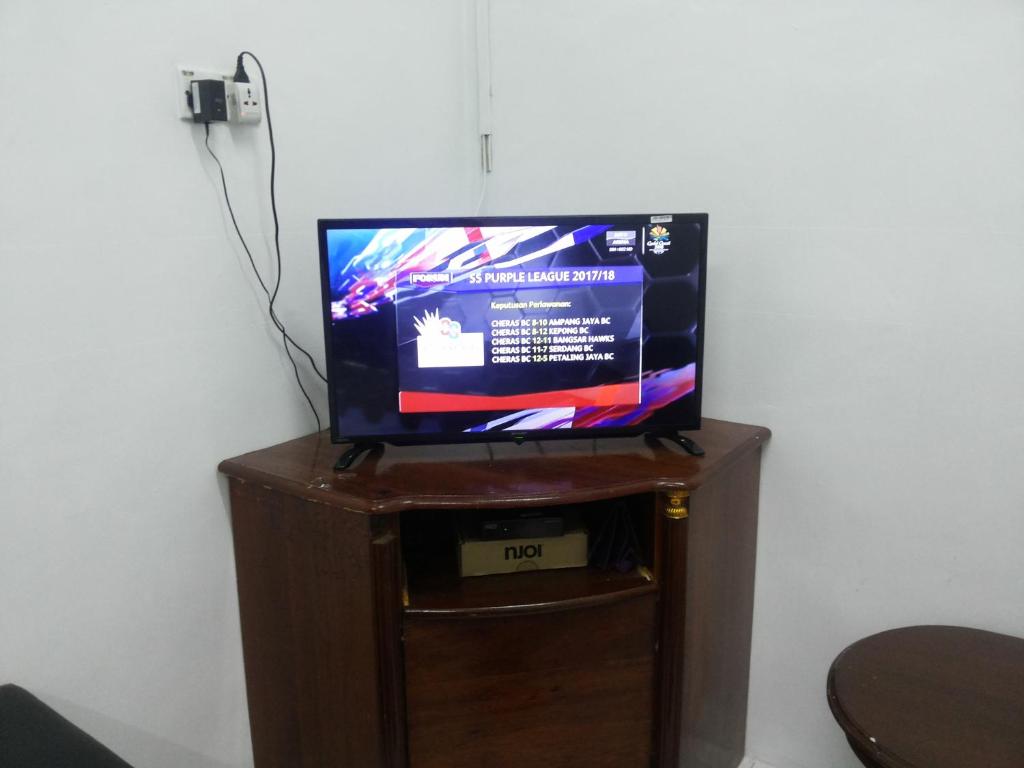 Shared lounge/TV area