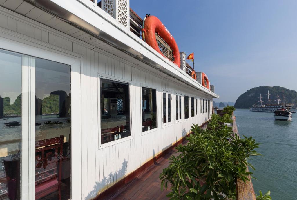 Balcony/terrace, Halong Paloma Cruise in Hạ Long