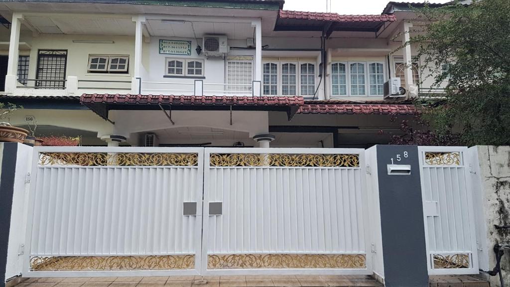 Ipoh Family Homestay - Maximum 10 family members photo