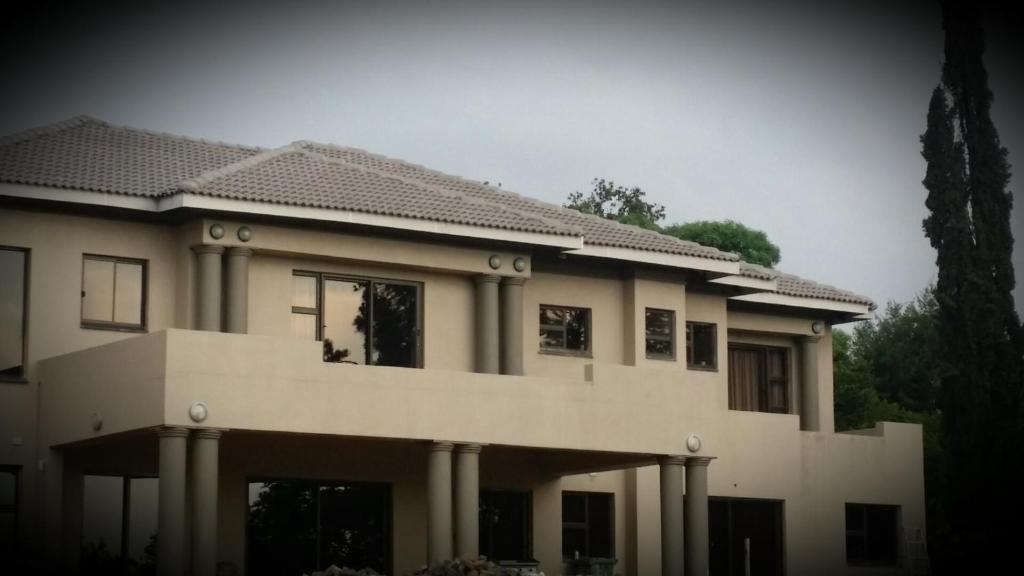 Bryanston Drive Elegant Guesthouse & Boardroom Facilities photo