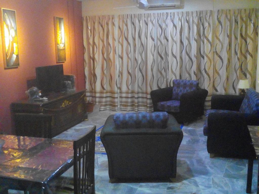 Shared lounge/TV area