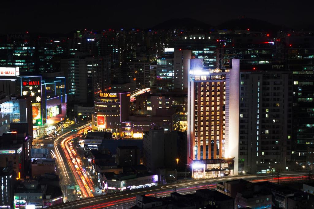 Page 3 Hotels With Restaurant In Seoul South Korea - 