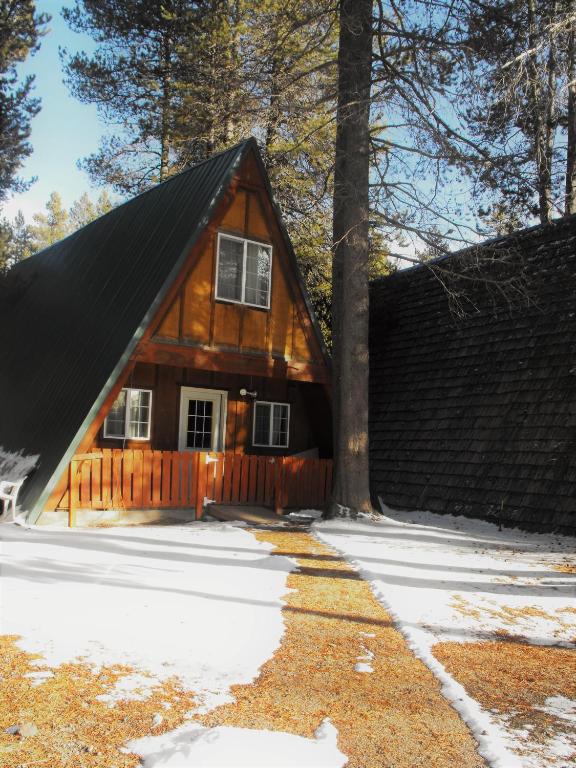 Eagle Crater Lake Inn photo